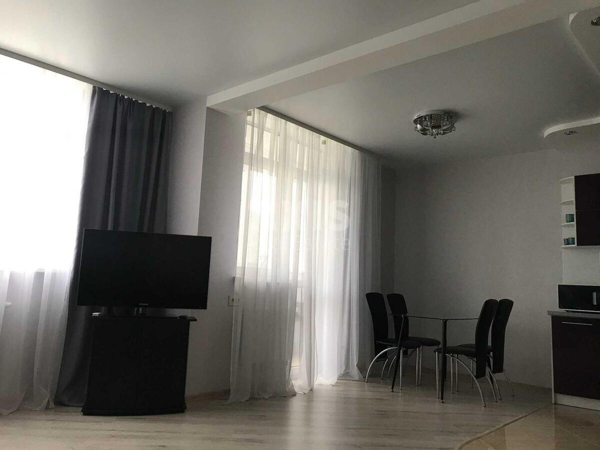 1k apartment vul. Voskresens'ka 145