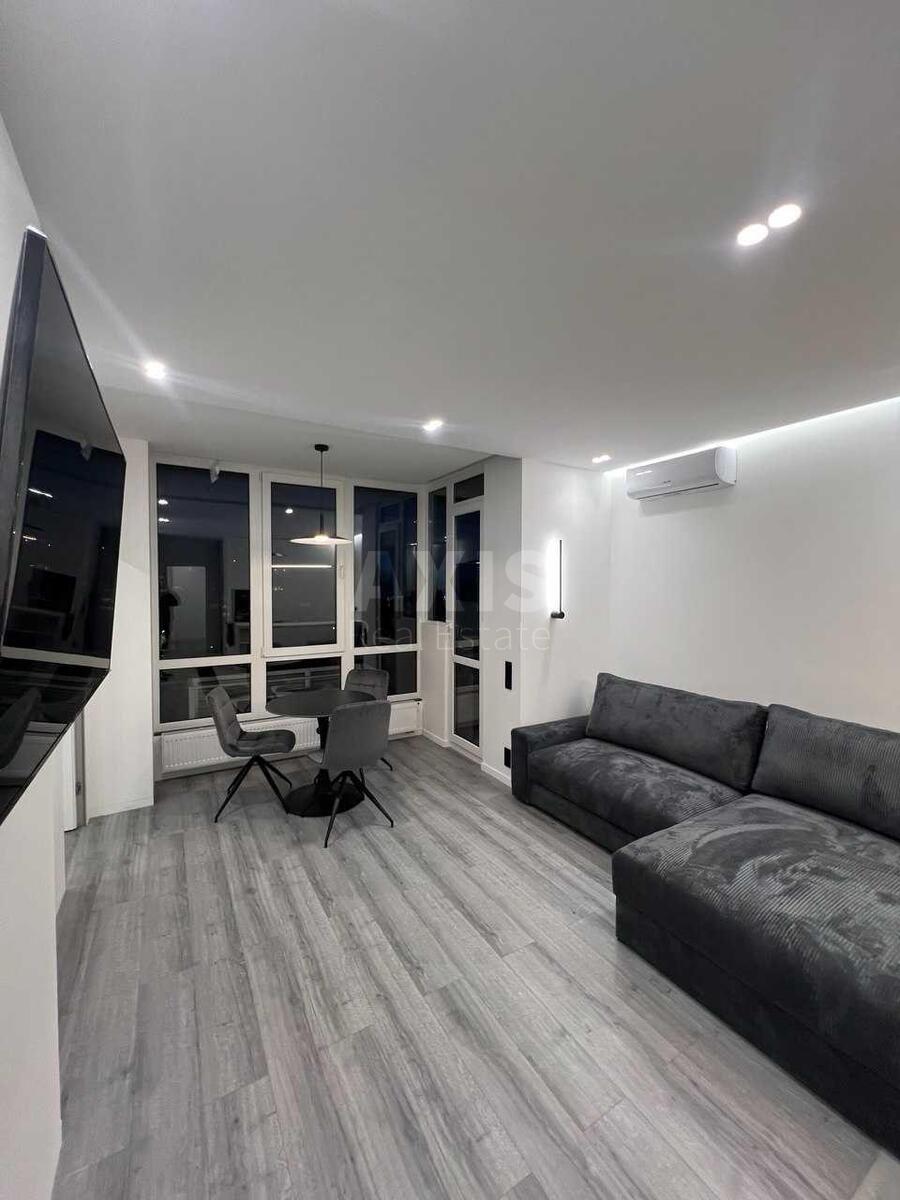 3k apartment vul. Kustanajs'ka 134