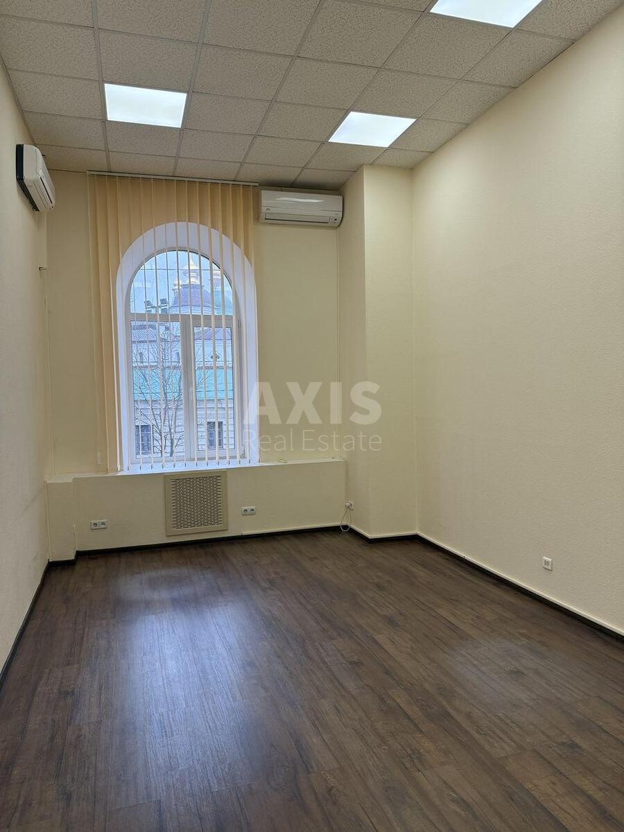 Office vul. Volodymyrs'ka 23, 156m22