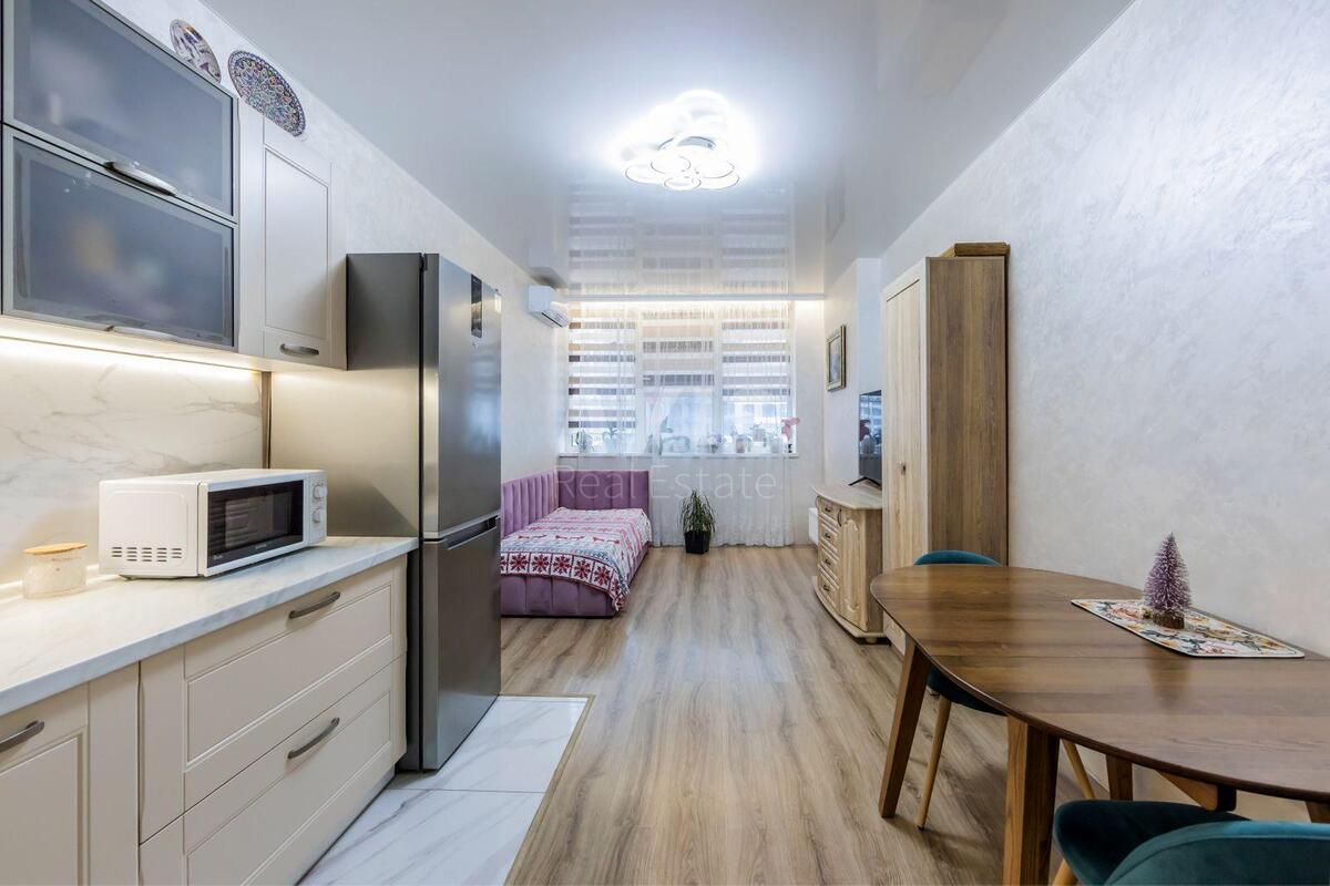 1k apartment vul. Sverstjuka Jevgena 413