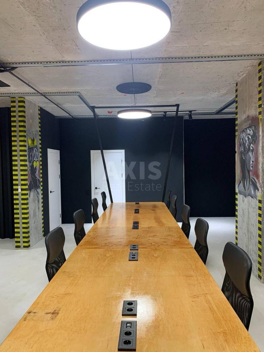 Office vul. Dragomyrova Myhajla 15, 122m2575951
