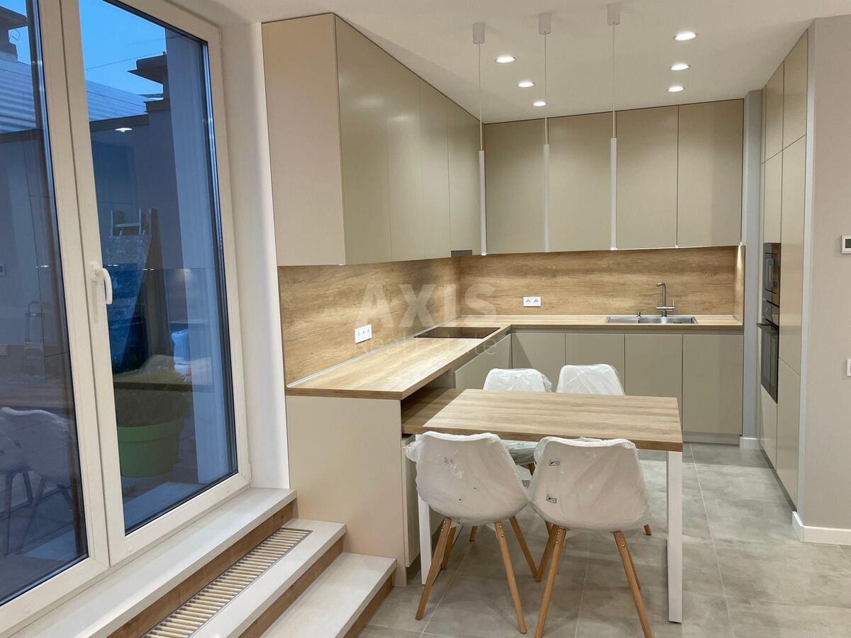 2k apartment vul. Rodyny Kistjakivs'kyh 2А