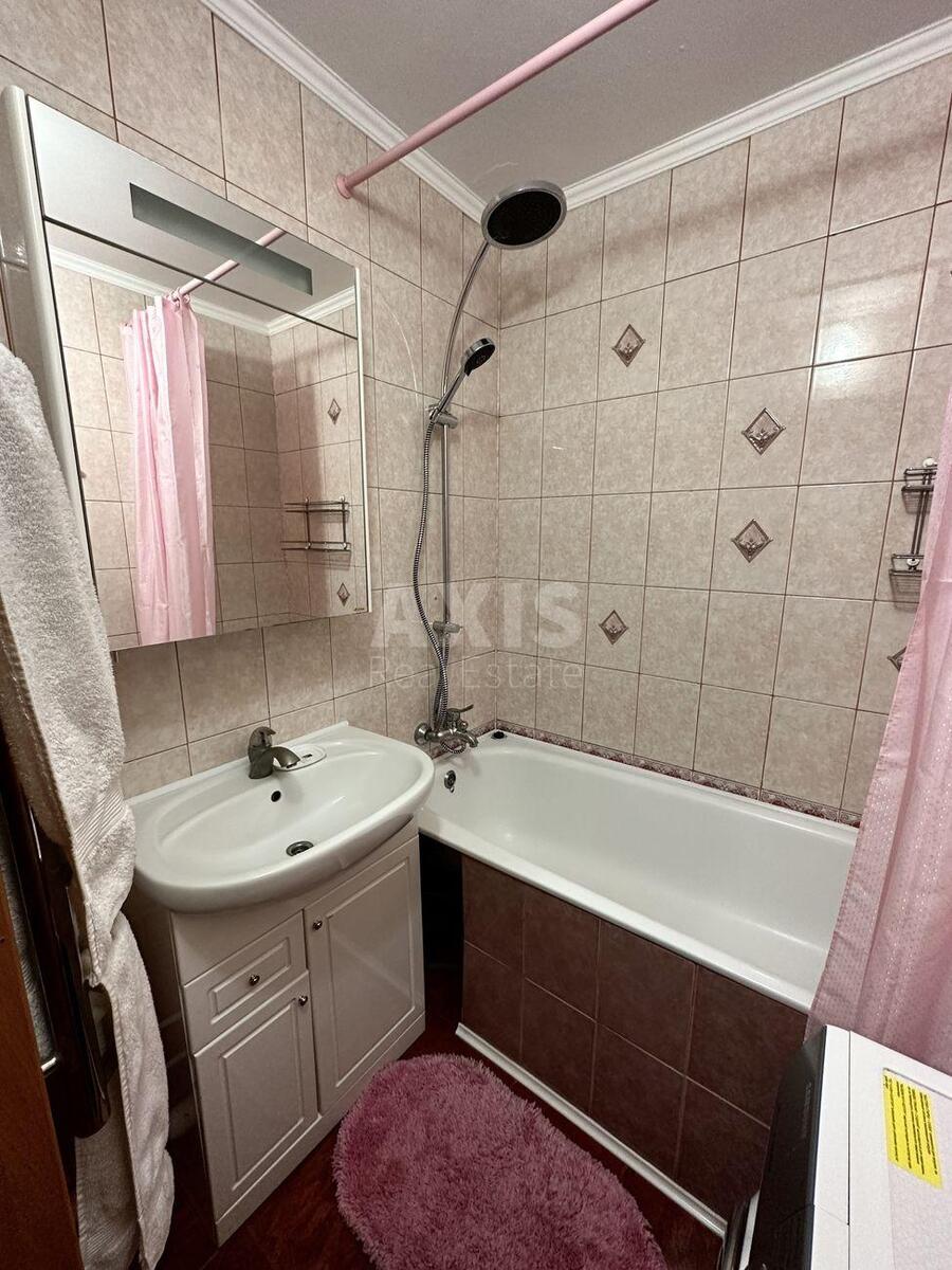 1k apartment vul. Dekabrystiv 12/3711