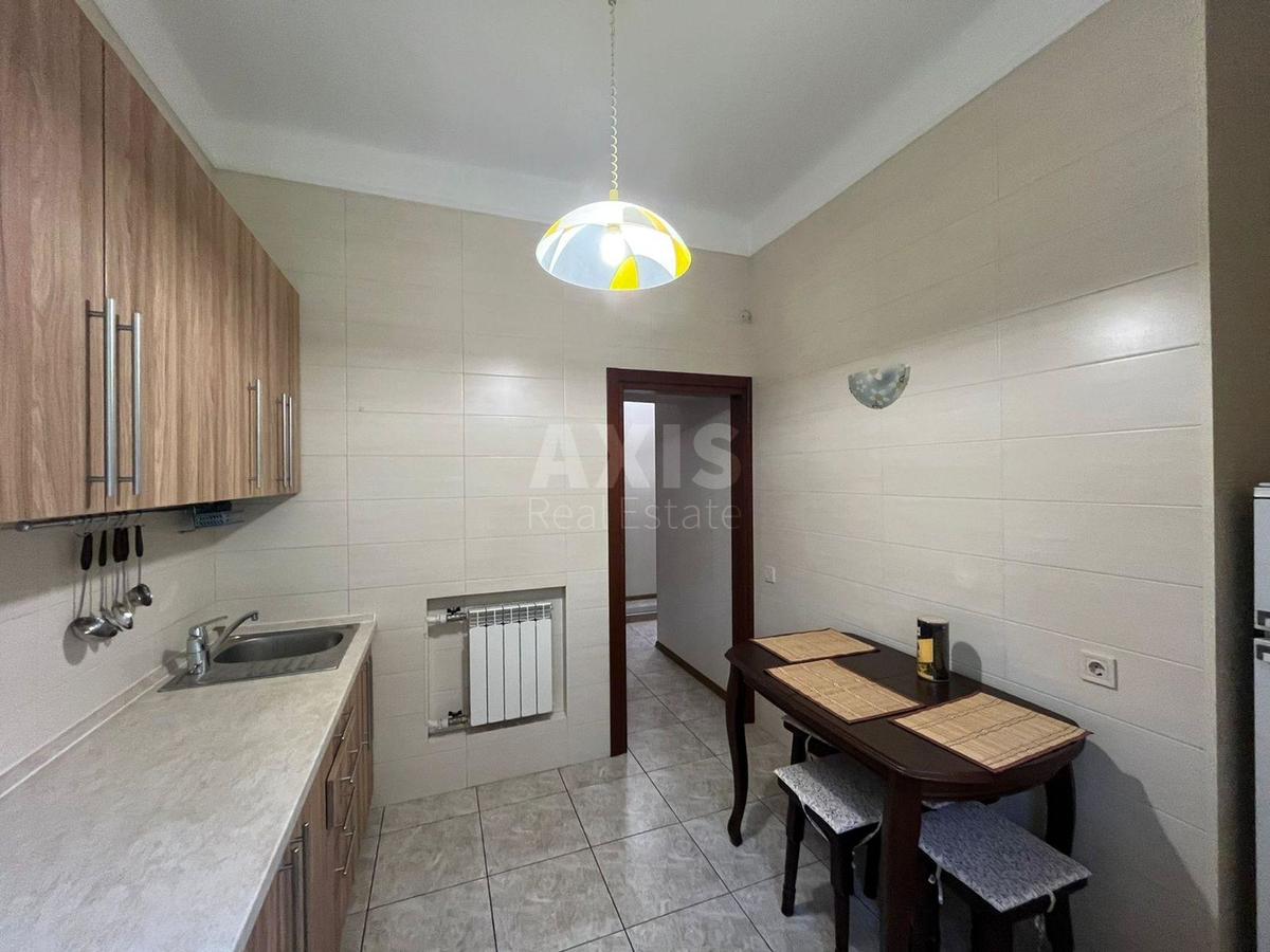2к квартира спуск Кловский 40