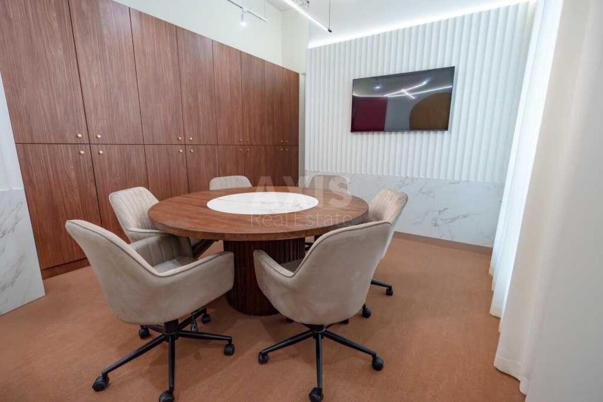 Office pr-t Peremogy 42, 222m26