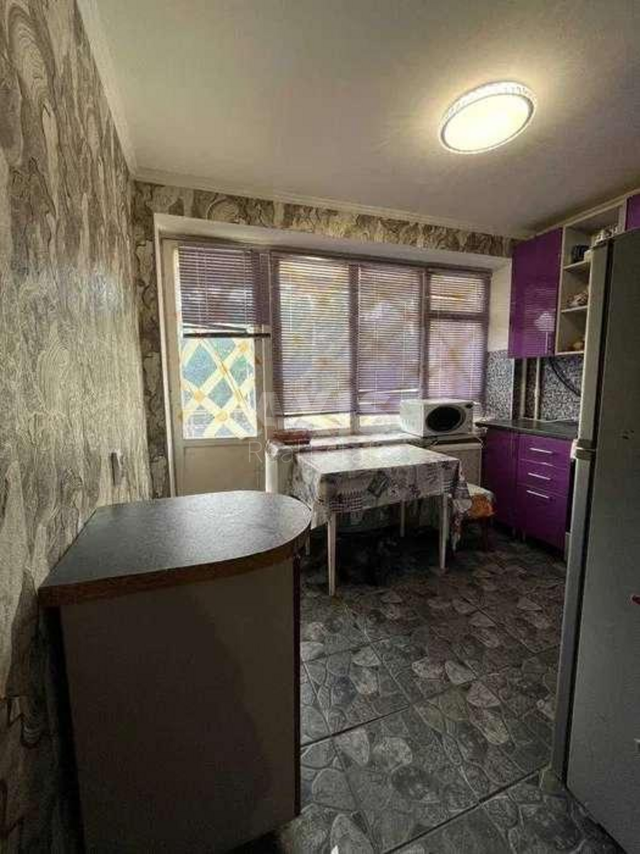 3k apartment vul. Chornovola V'jacheslava 33/300