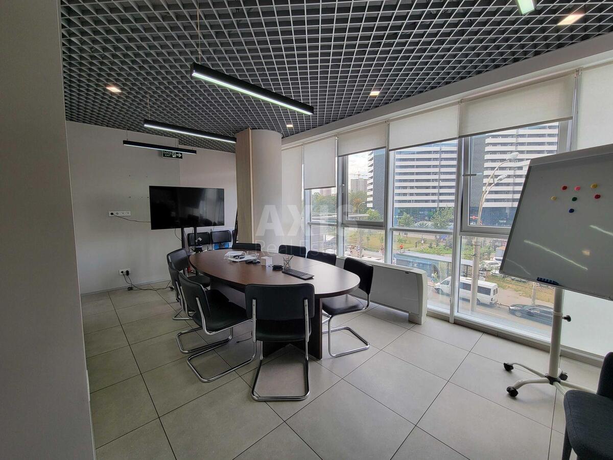 Office pr-t Golosii'vs'kyj 132, 290m259093