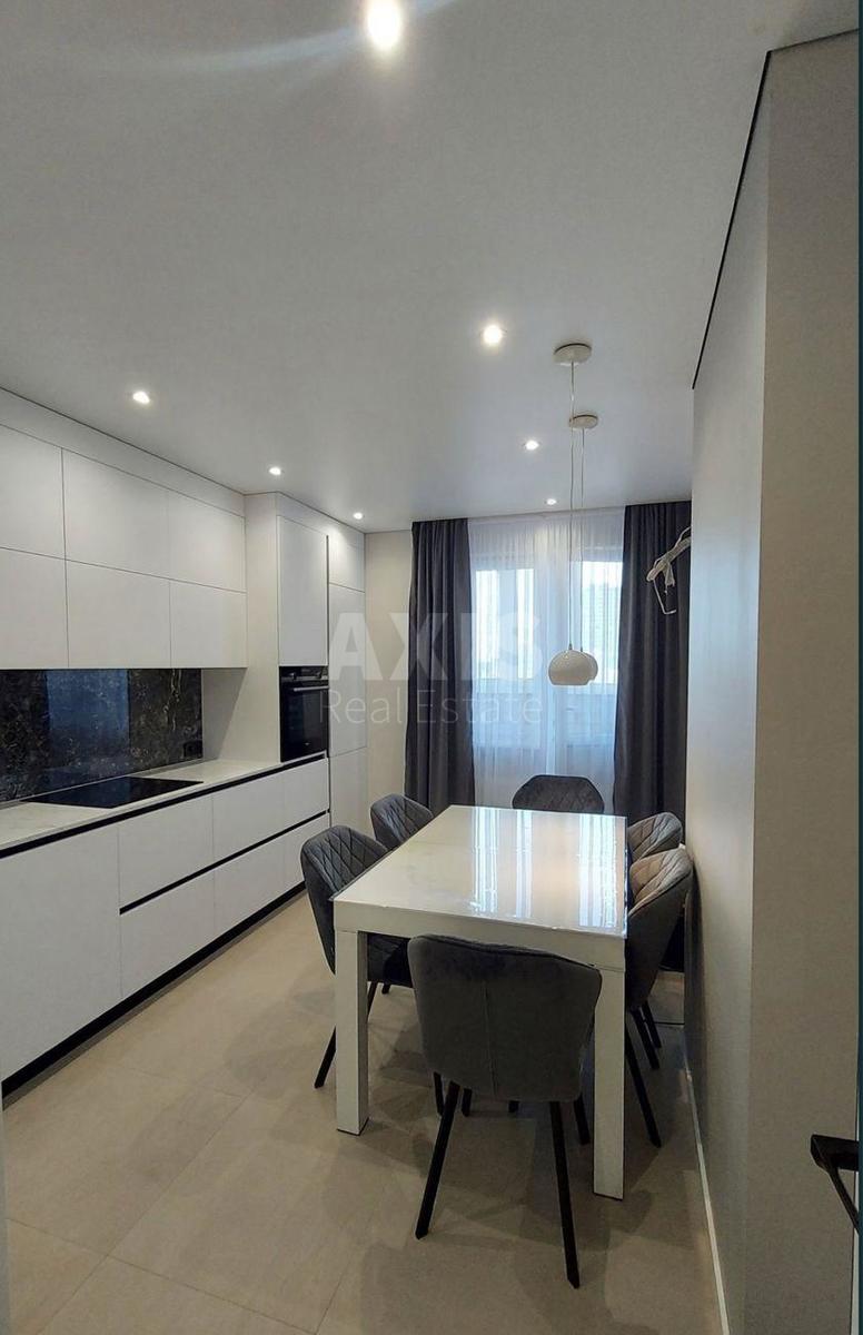 3k apartment vul. Myhajla Maksymovycha 9А