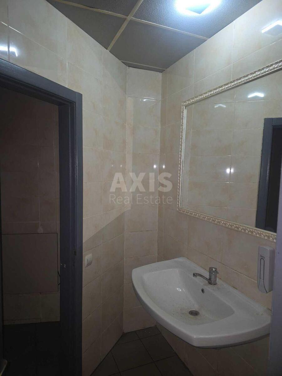Trade object vul. Sverstjuka Jevgena 1, 280m26045011