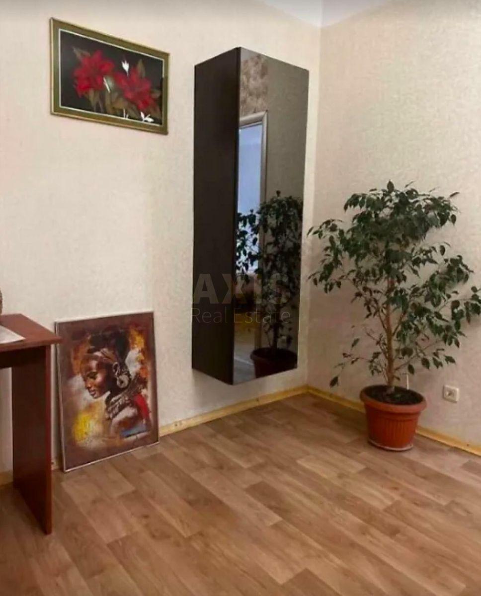 2к квартира спуск Печерский 174