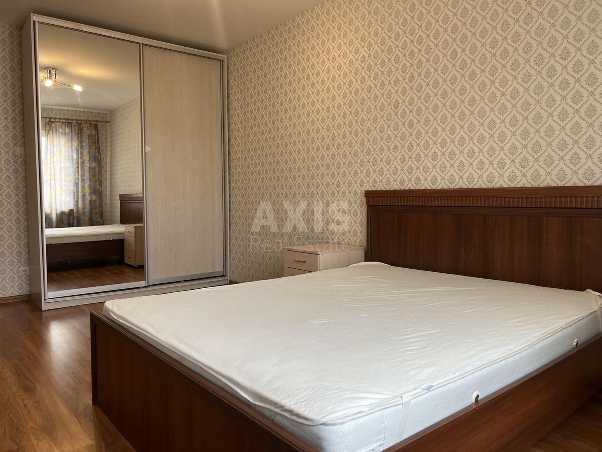 3k apartment vul. Urlivs'ka 156