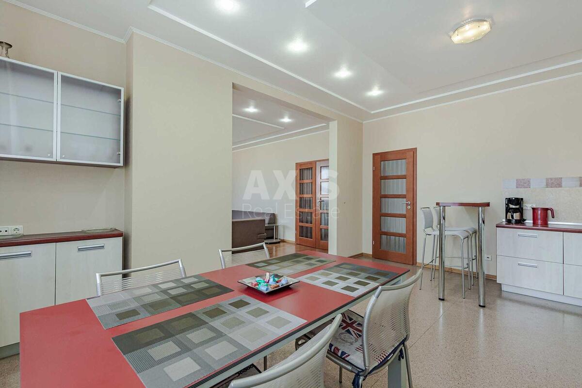 3k apartment vul. Predslavyns'ka 31/110