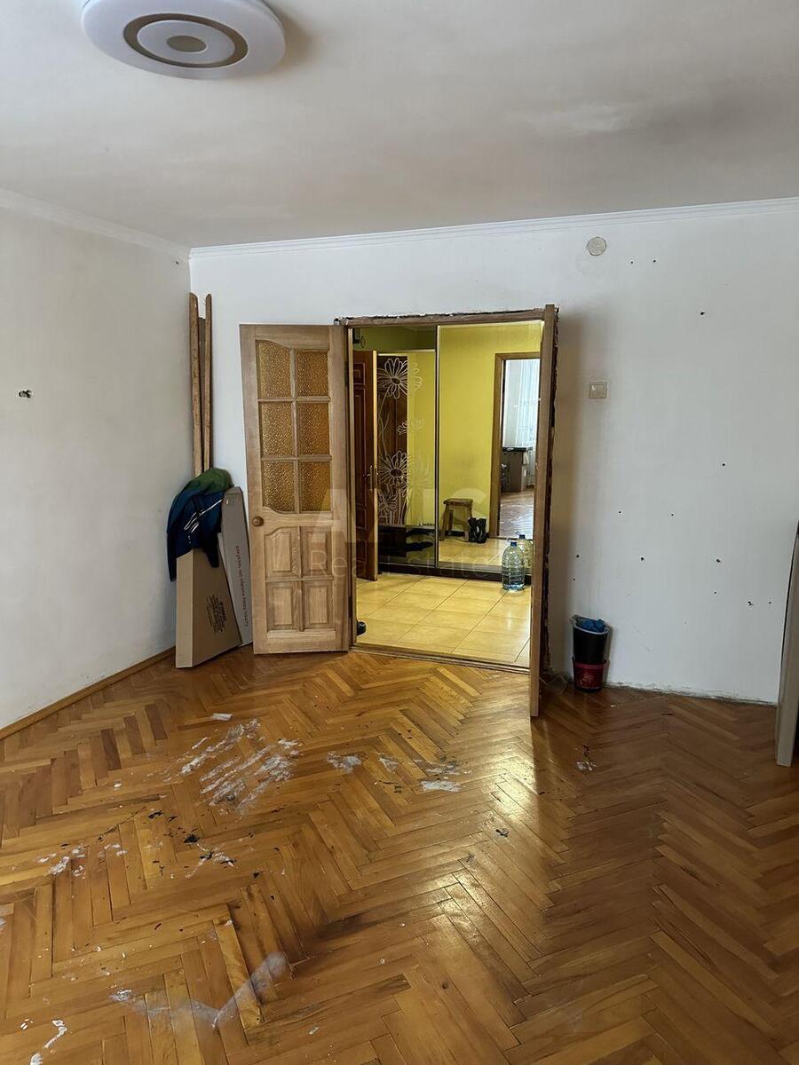 3k apartment vul. Symyrenka 1В3