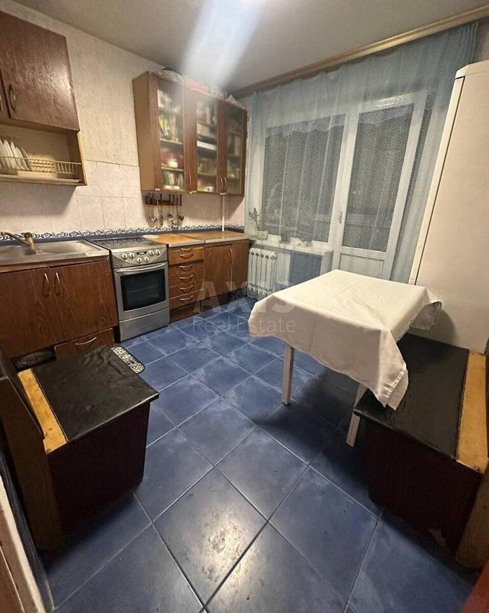 3k apartment vul. Radchenka Petra 27