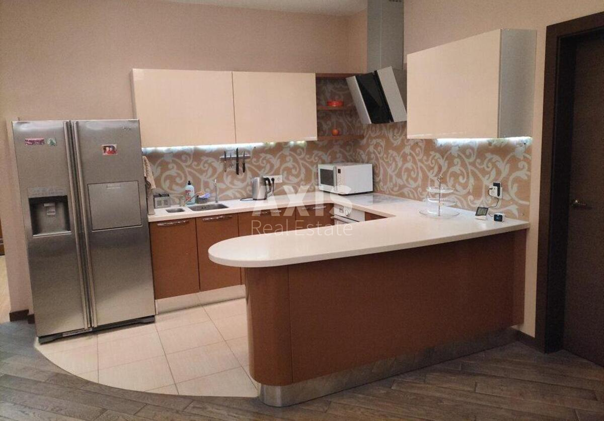 3k apartment vul. Jevgena Konoval'cja 44А