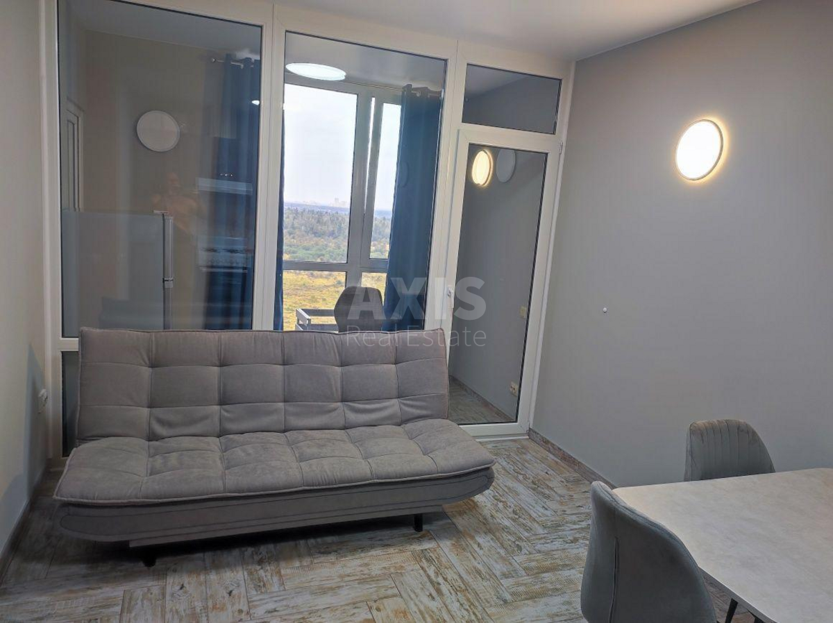 1k apartment vul. Grechka Marshala 40/121