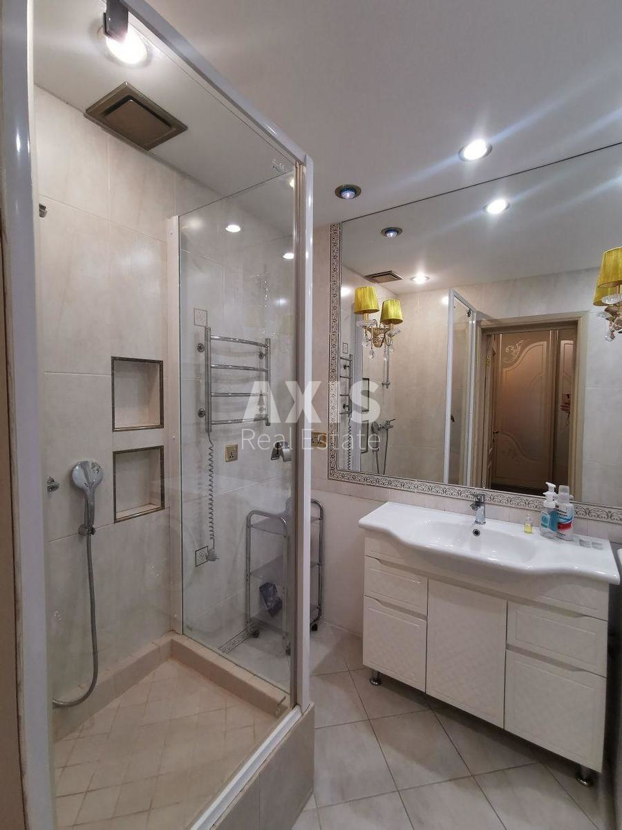 1k apartment nab. Dniprovs'ka 13