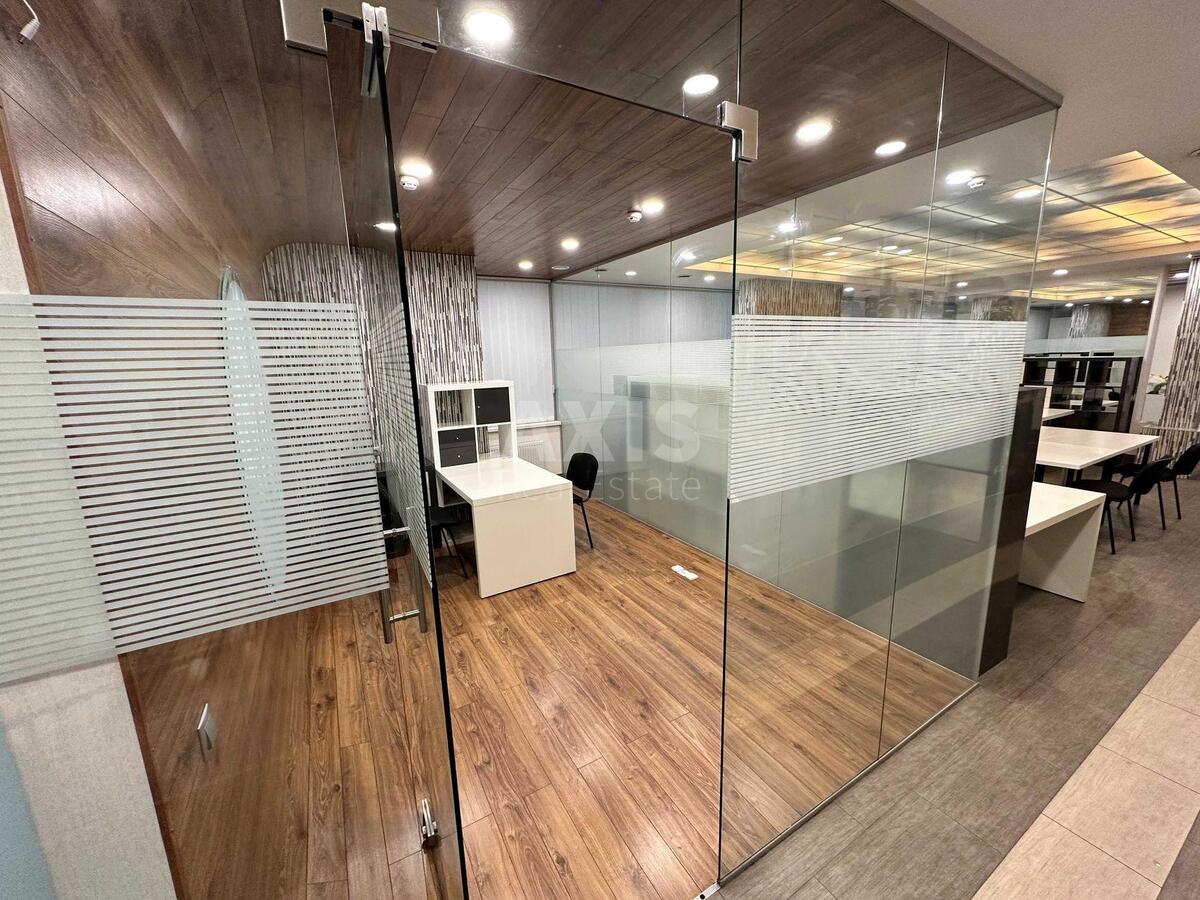 Office vul. Jevgena Konoval'cja 32Б, 100m21