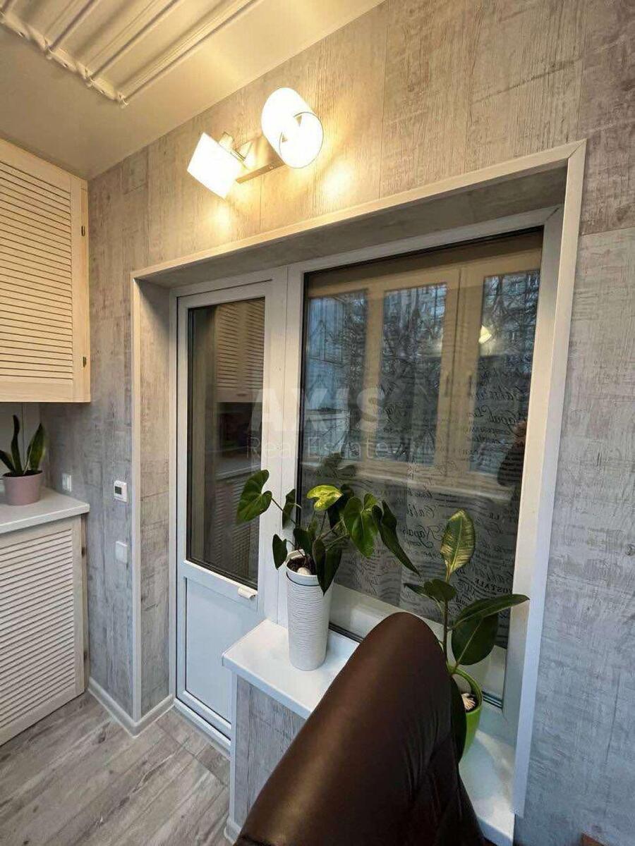 1k apartment vul. Symyrenka 20А6