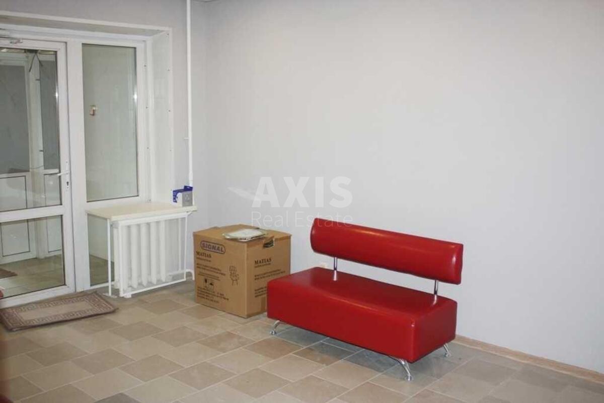 Trade object vul. Olevs'ka 7, 70m25