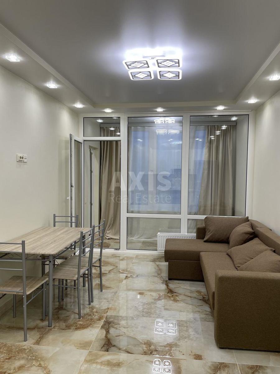 1k apartment nab. Dniprovs'ka 181