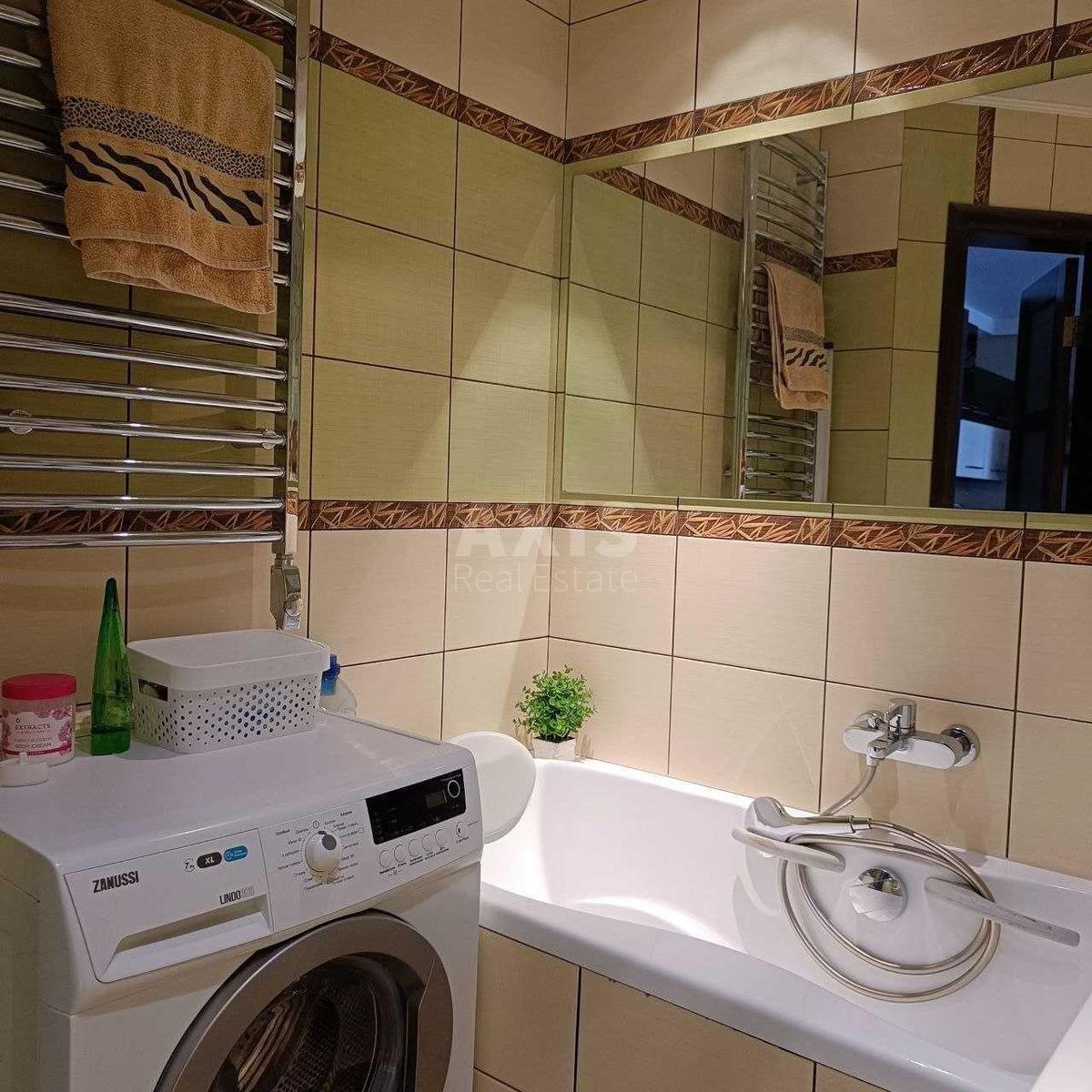 3k apartment vul. Yulia Zdanovska 46/14