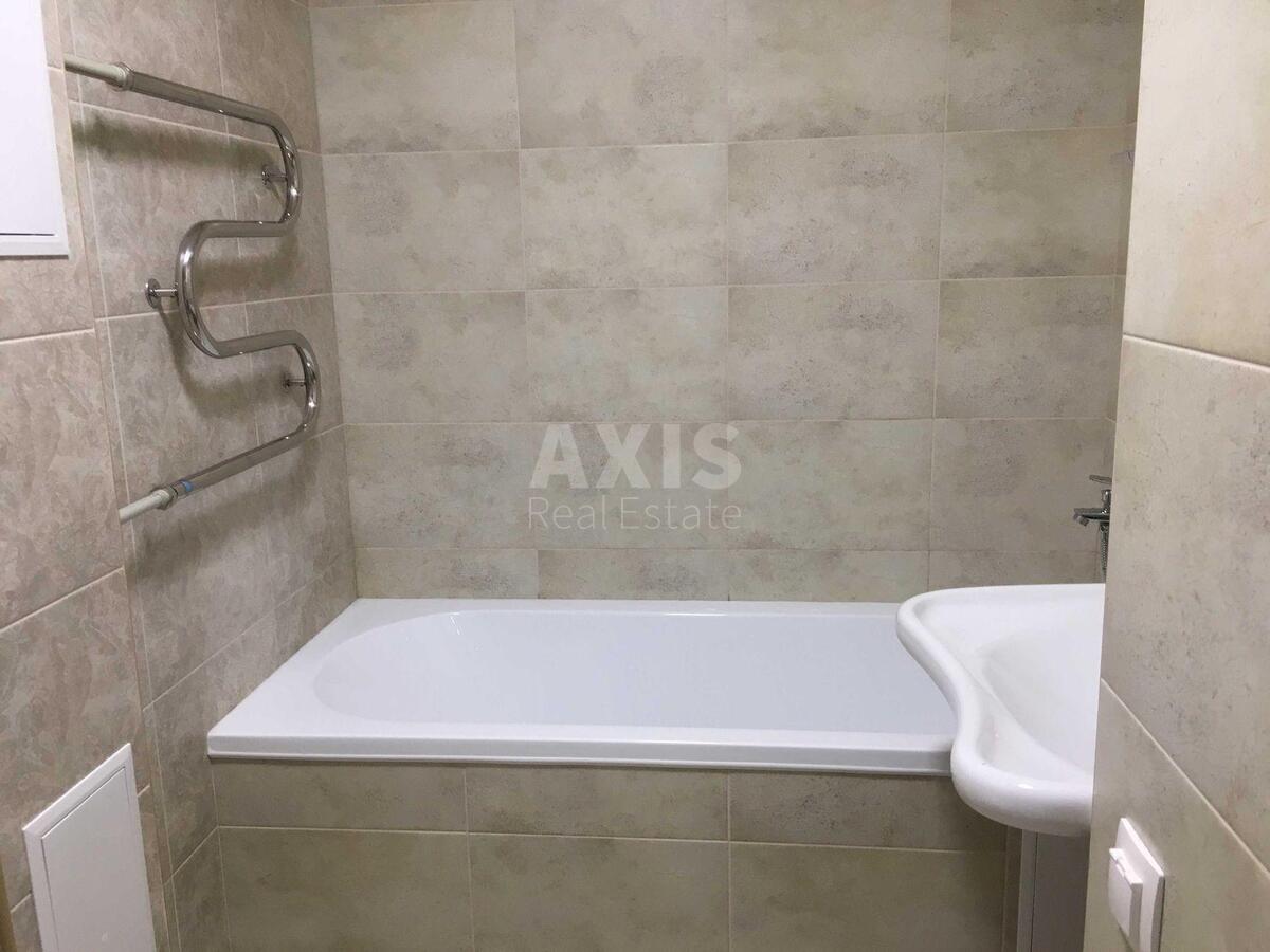 2k apartment vul. Dragomyrova Myhajla 28