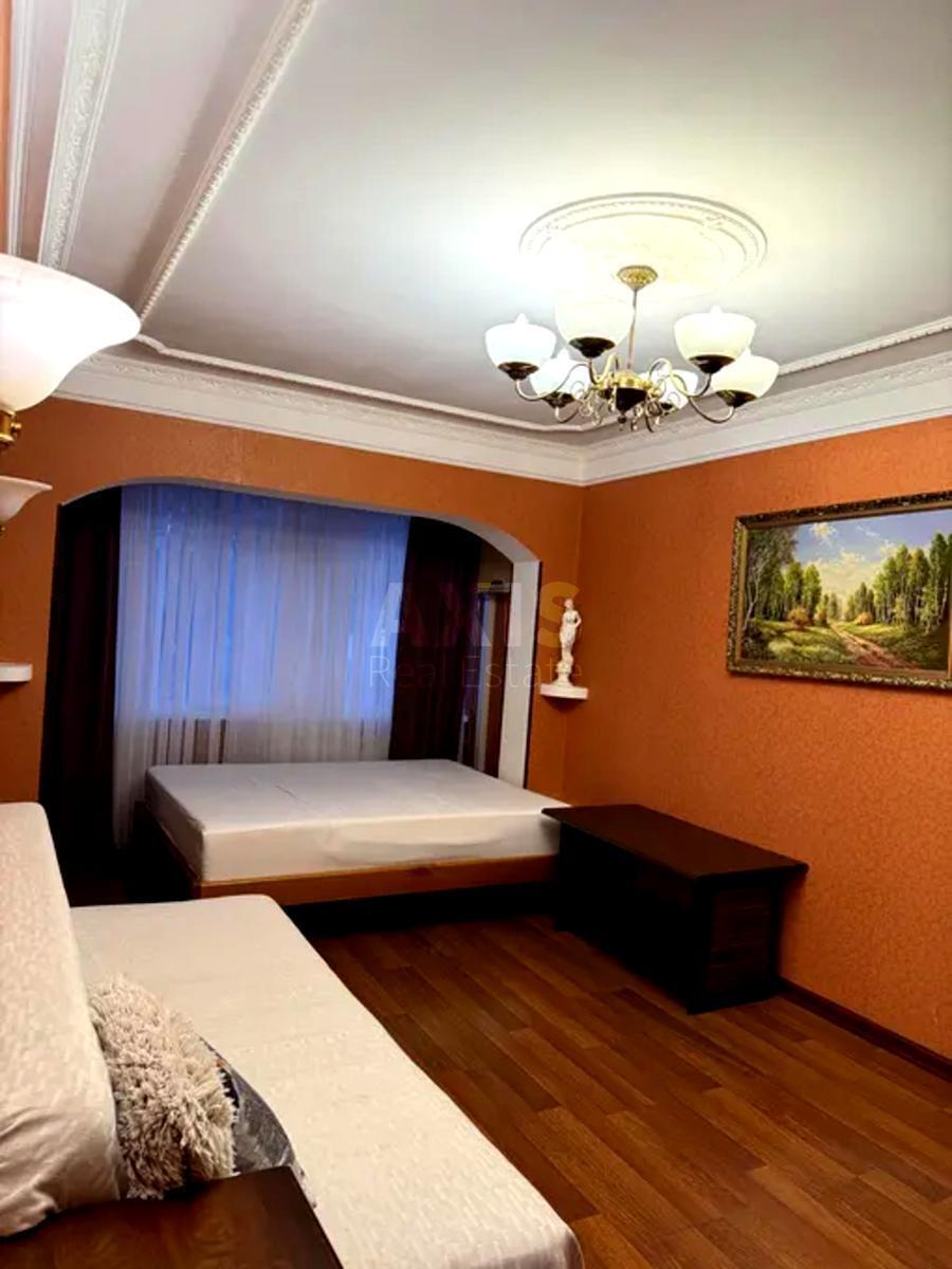 1k apartment pr-t Berestejskij 25640072