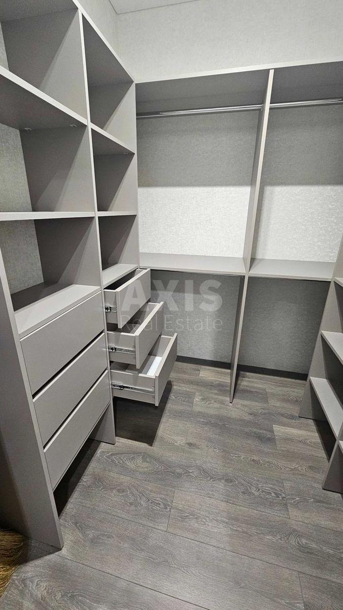 1k apartment nab. Dniprovs'ka 154