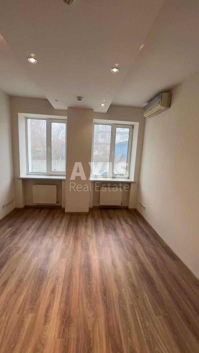 Office vul. Mashynobudivna 50, 250m27