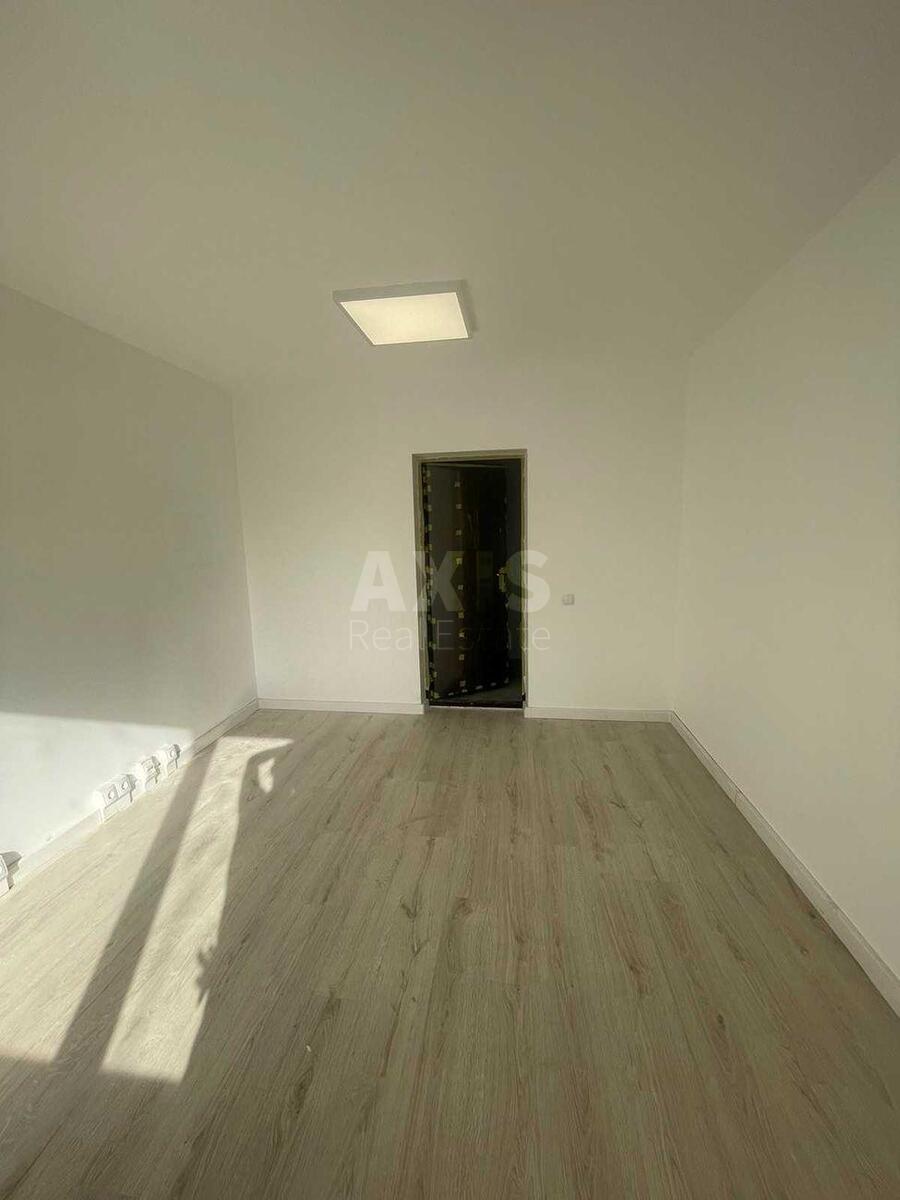 Office vul. Kostjantynivs'ka 75, 1100m20