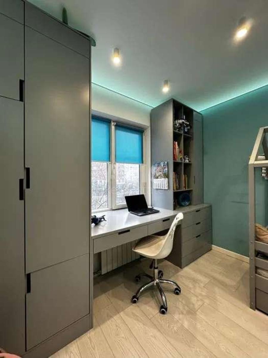 3k apartment vul. Ahmatovoi' Anny 437