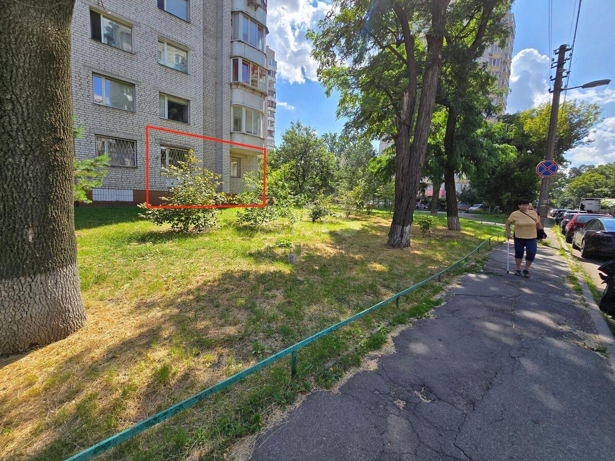 Об'єкт торгівлі вул. Котельникова Михайла 11, 90м258216