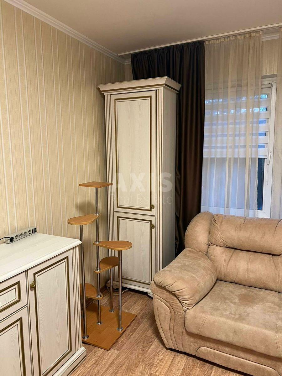 2k apartment vul. Myhajla Maksymovycha 9В2