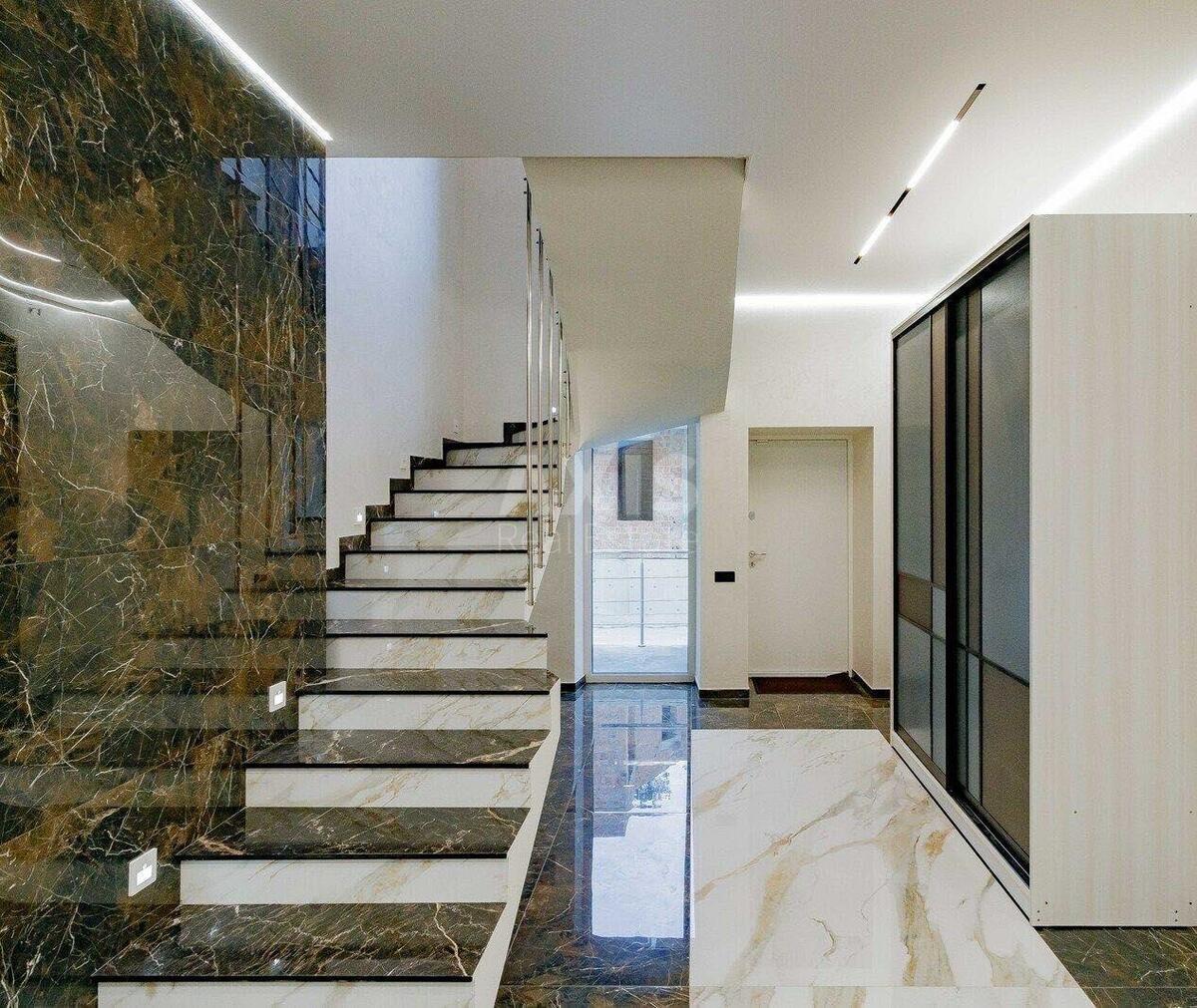 House vul. Dachna, 400m2, Kyiv city574574