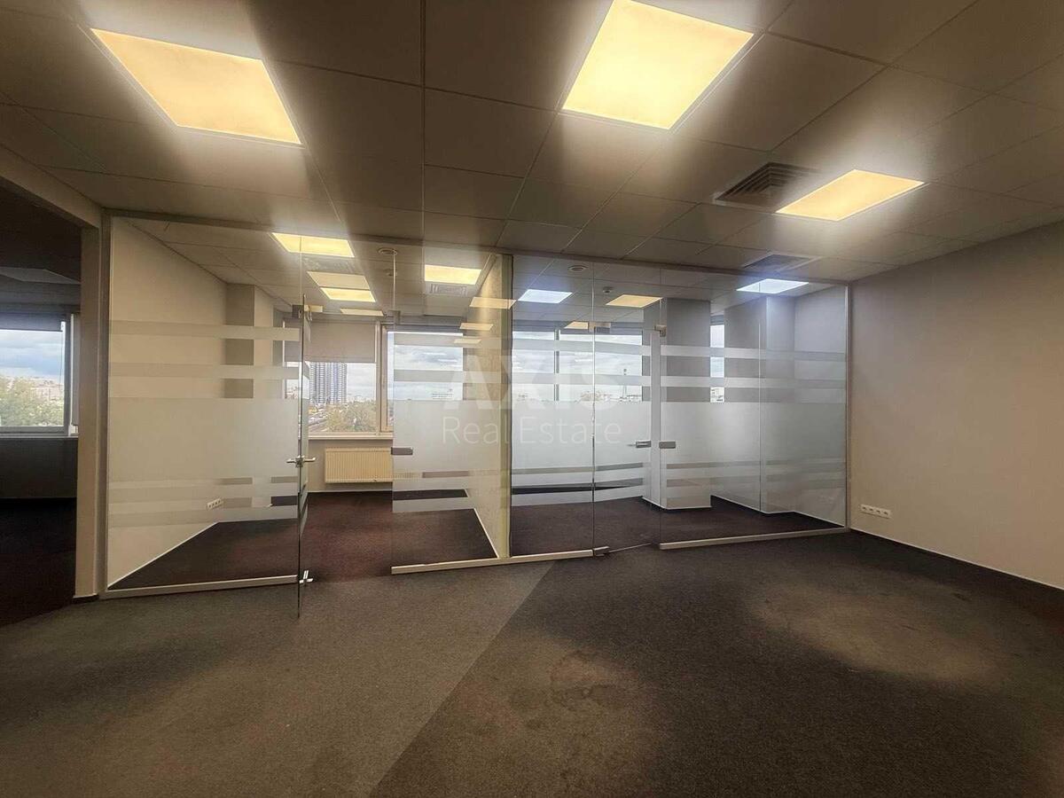 Office vul. Sverstjuka Jevgena 11Б, 72m2620015