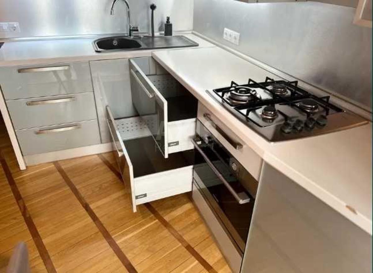 1k apartment vul. Ahmatovoi' Anny 7152