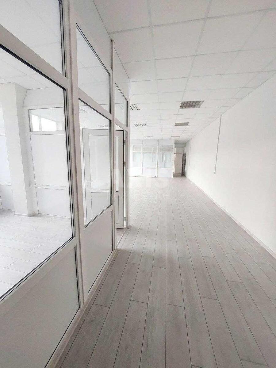 Office vul. Kutuzova 18/7, 133m20