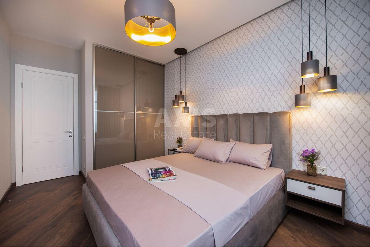 3k apartment vul. Dragomyrova Myhajla 117