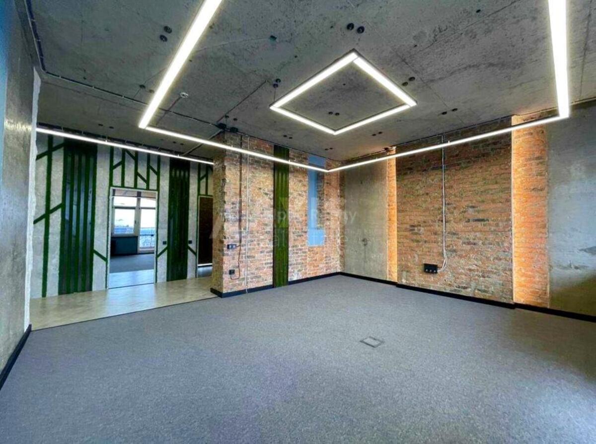 Office vul. Jevgena Konoval'cja 44А, 237m2593870