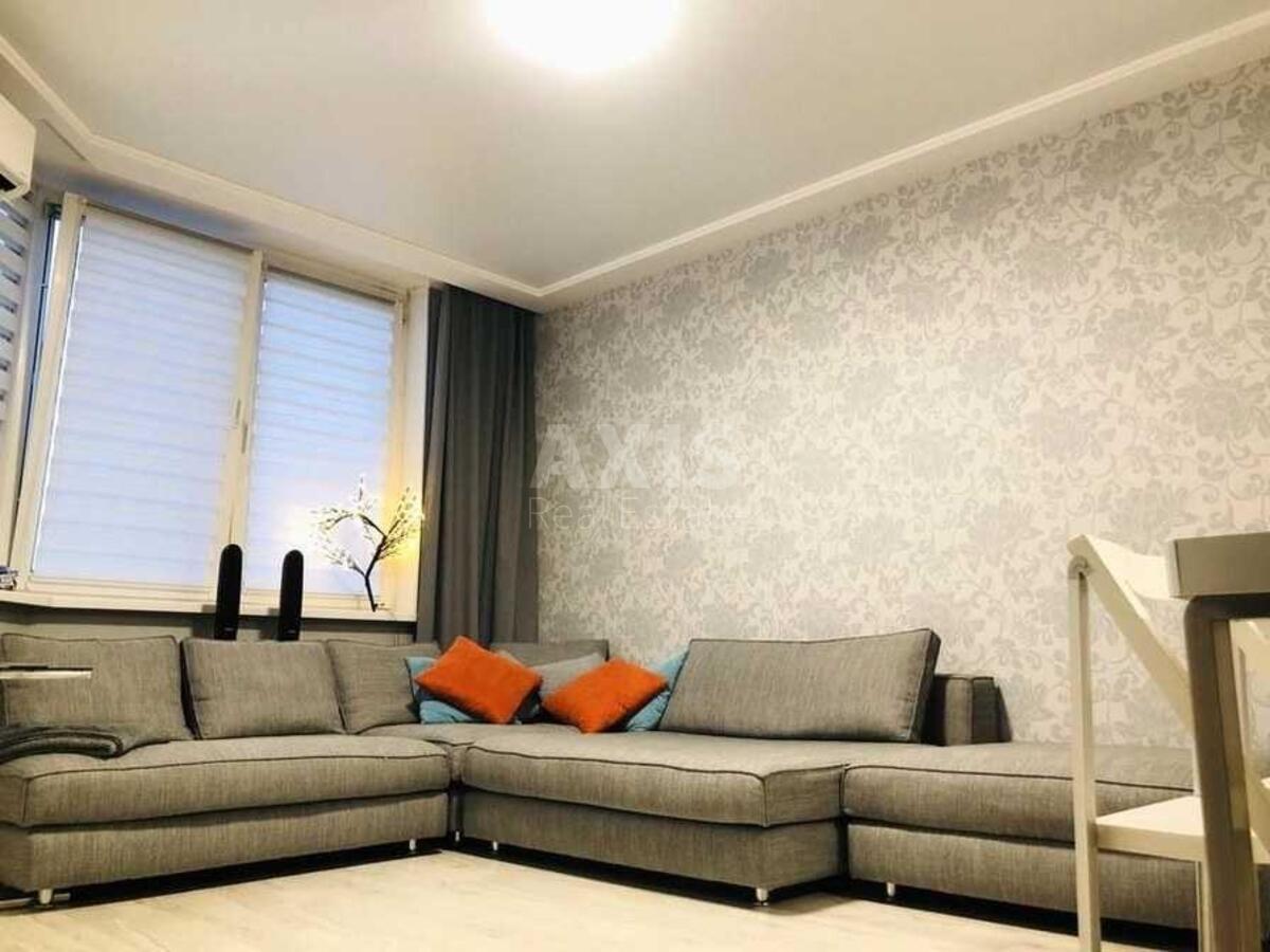 2к квартира ул. Вышгородская 450