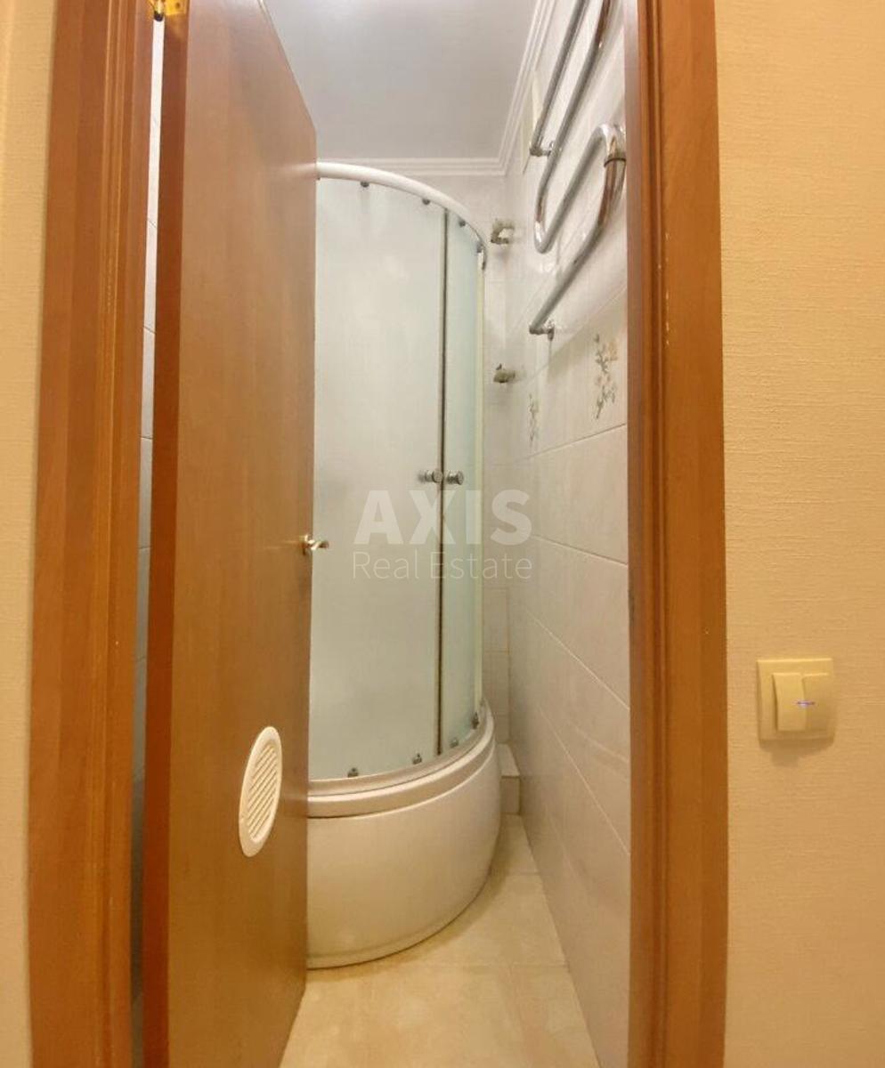 1k apartment vul. Strazheska Akademika 35