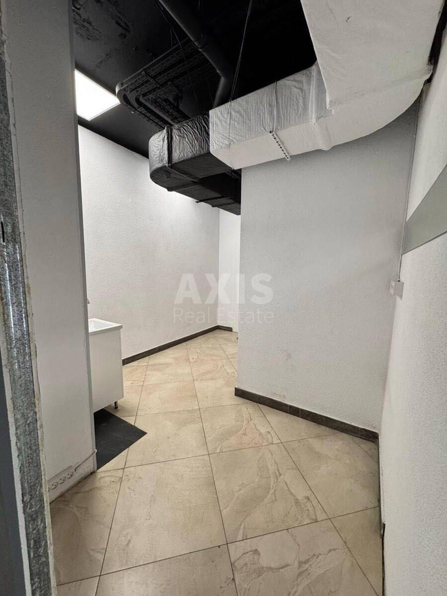 Office vul. Kudri Ivana 26, 146m2586942