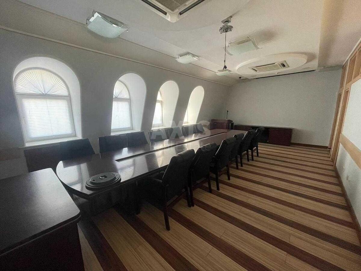 Office vul. Saksagans'kogo 67Б, 1780m2589338