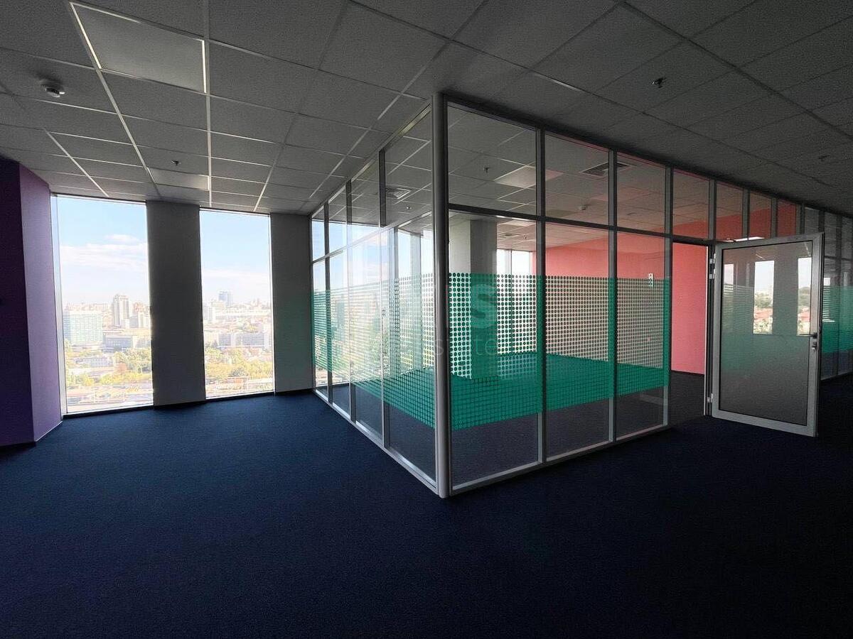 Office vul. Amosova Mykoly 12, 390m21