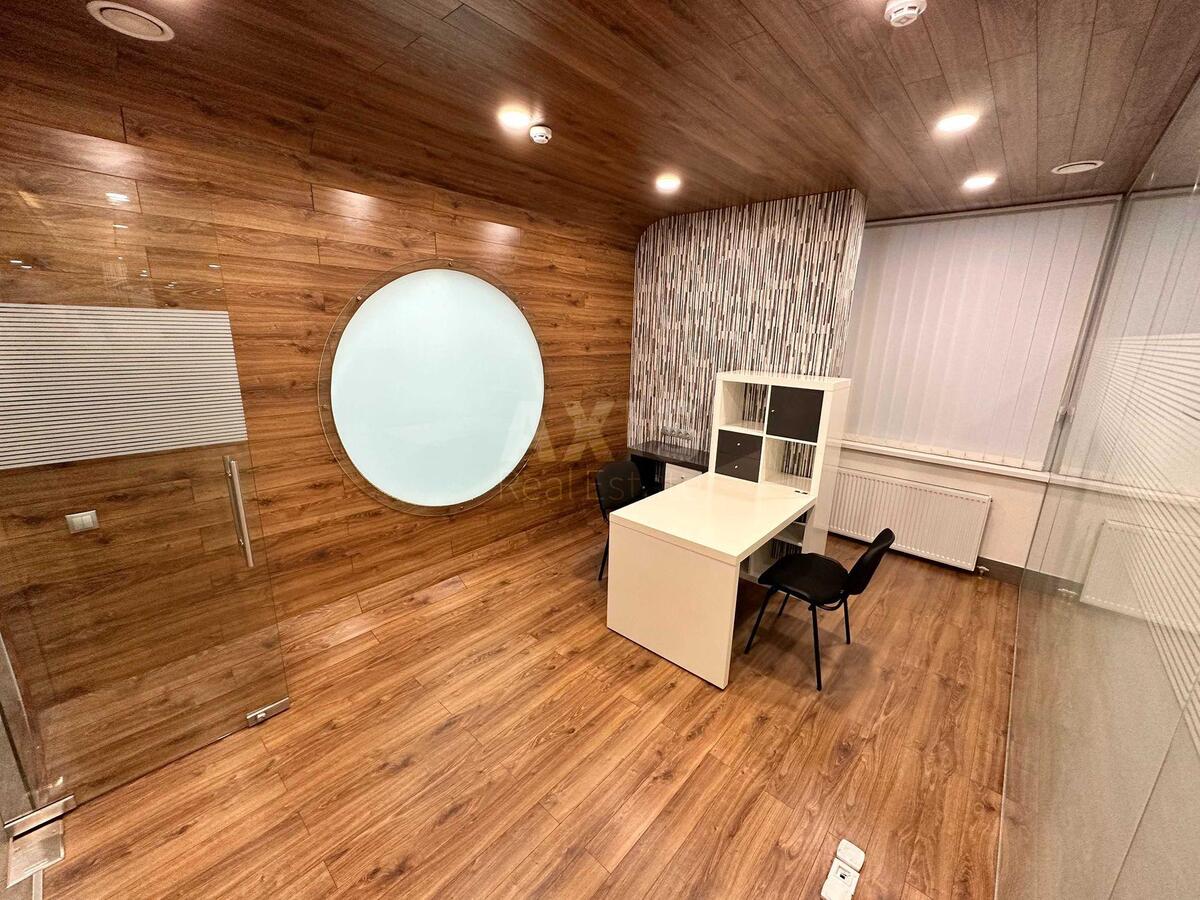 Офис ул. Евгения Коновальца 32Б, 100м22