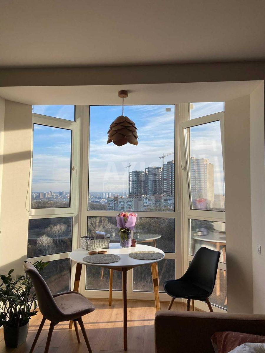 2k apartment vul. Hohlovyh Sim'i' 8