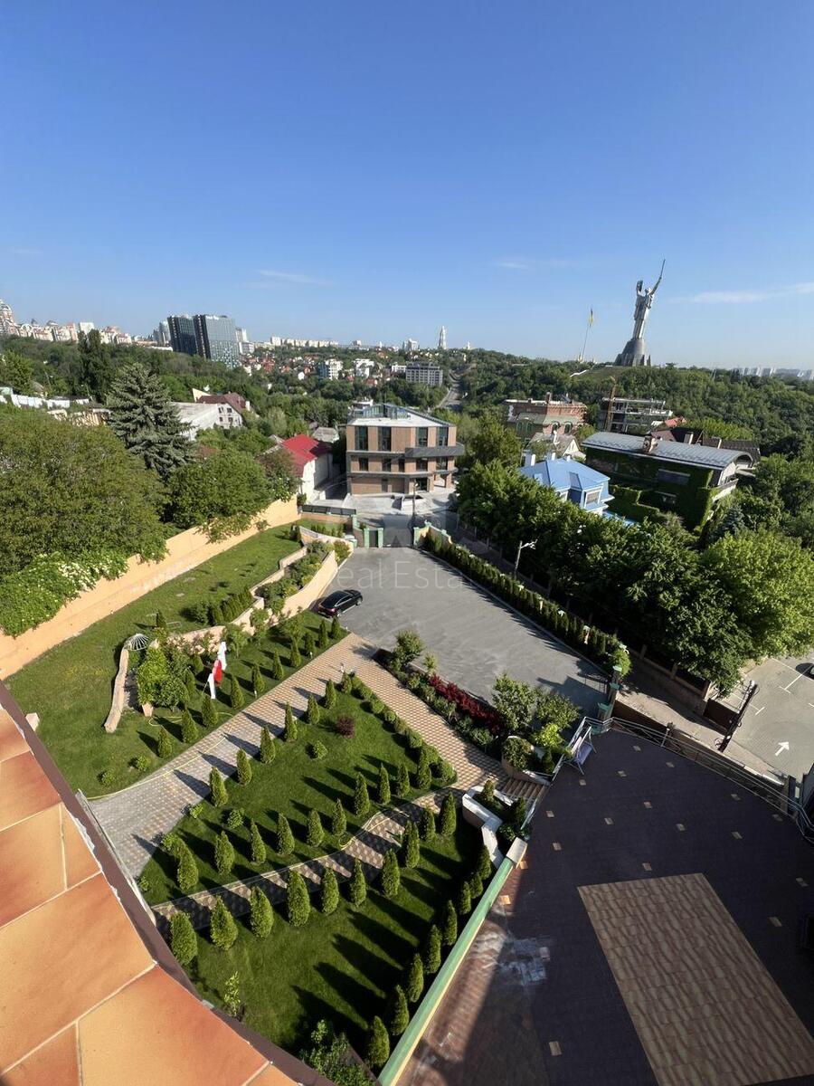 Объект торговли ул. Ломаковская 52, 125м2604930