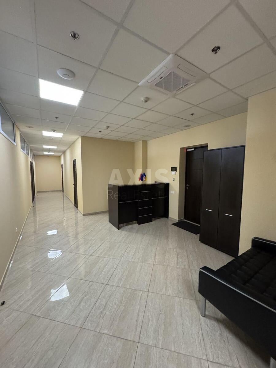 Office vul. Grushevs'kogo Myhajla 9Б, 510m24