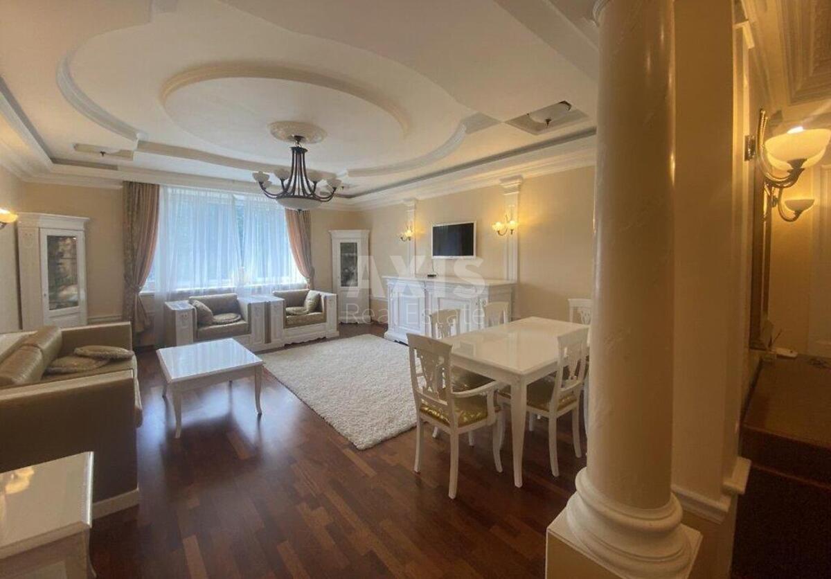 3k apartment vul. Vyshgorods'ka 45/20